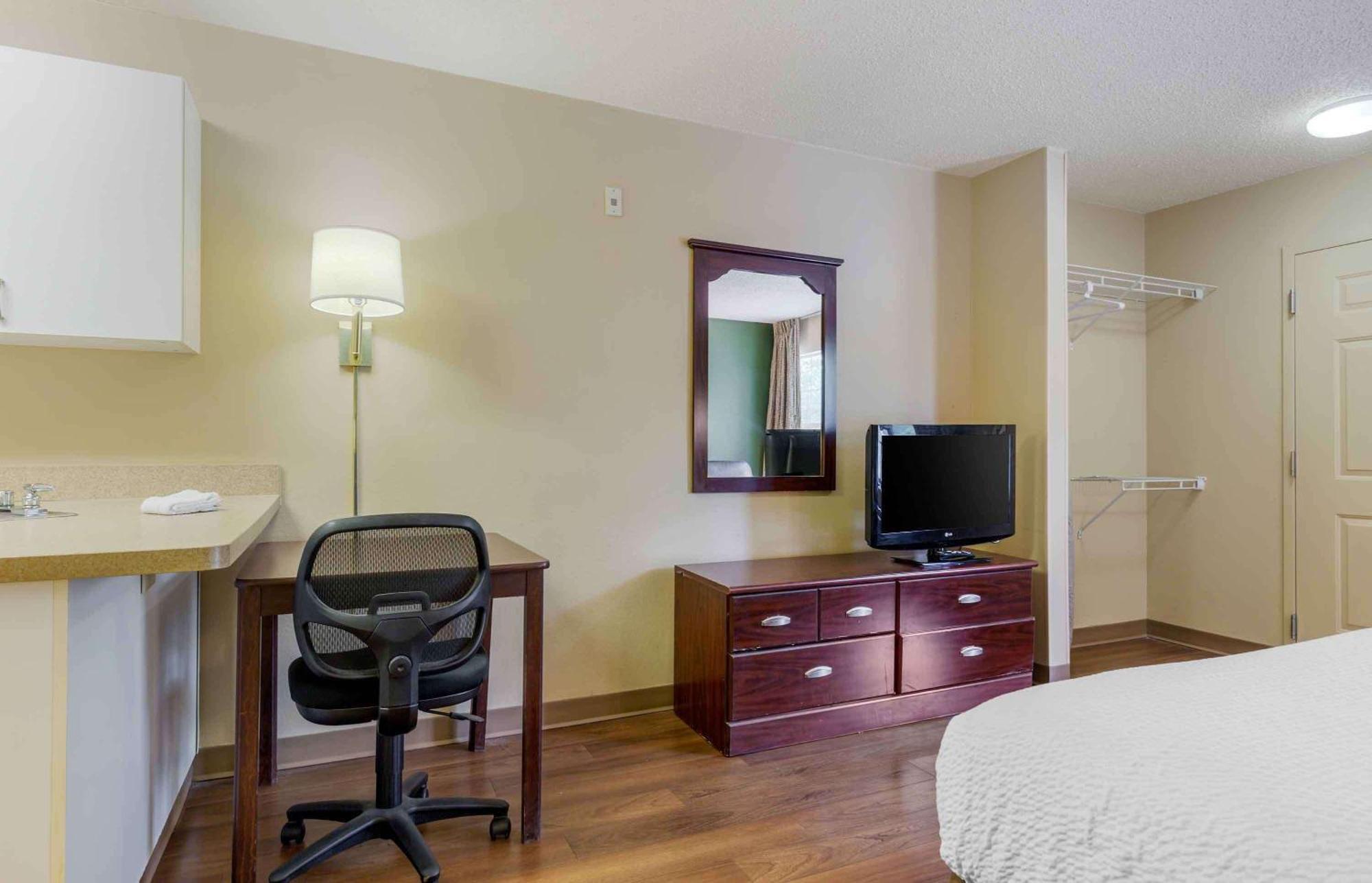 Extended Stay America Select Suites - Raleigh - Rdu Airport Morrisville Exteriör bild